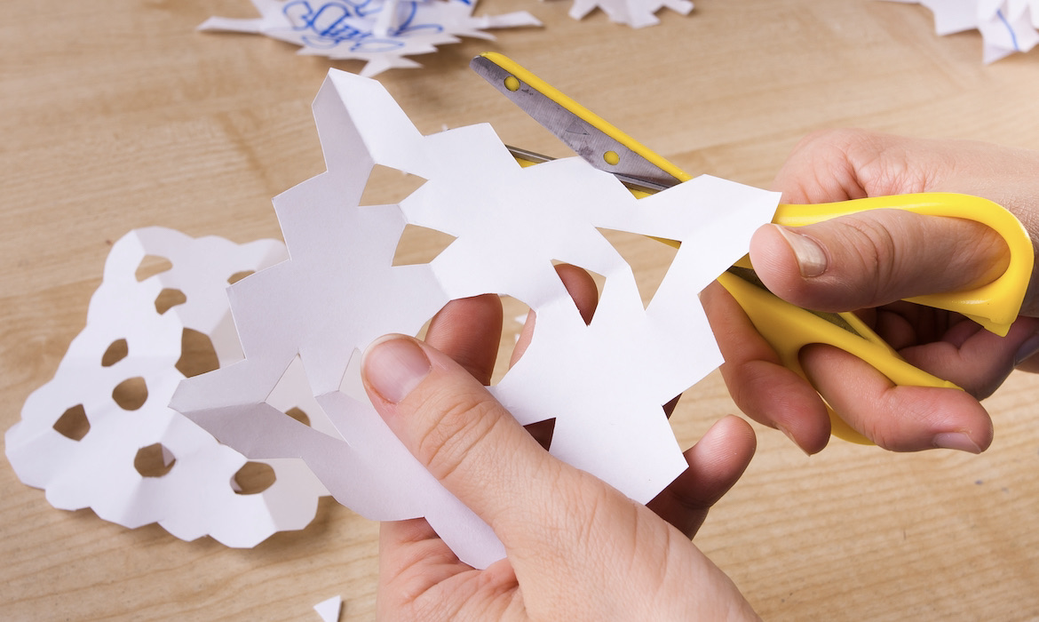 Explore a matemática com arte em flocos de neve de papel - DREME